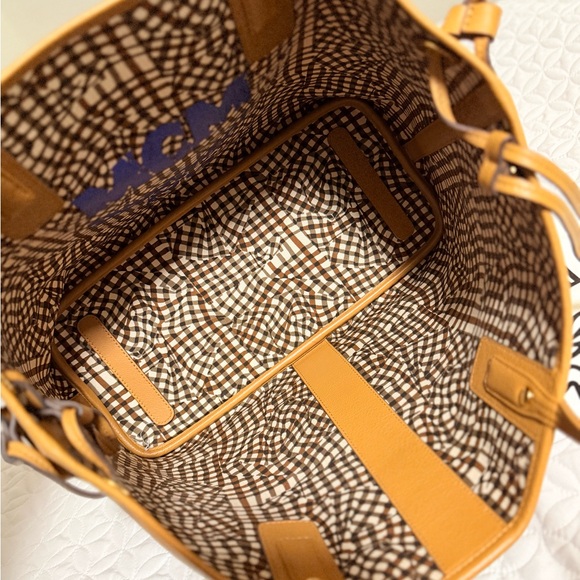 MCM Reversible Liz Shopper Tote - Picture 5 of 9